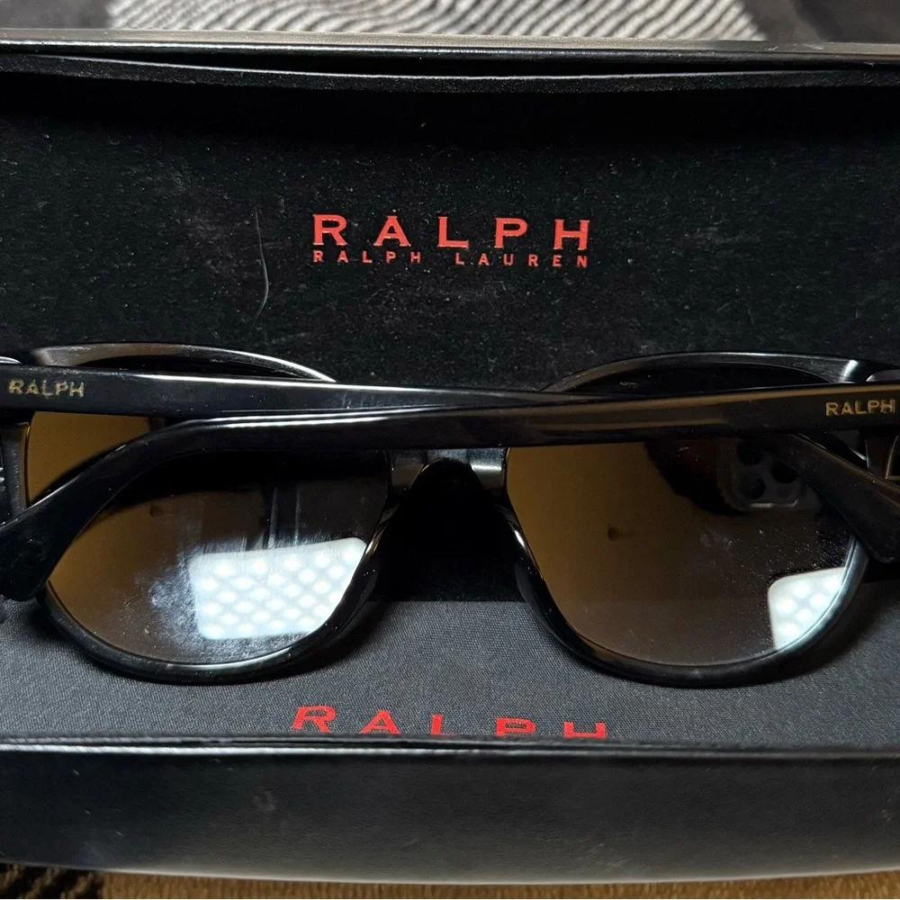 sunglasses - Picture 3 of 5